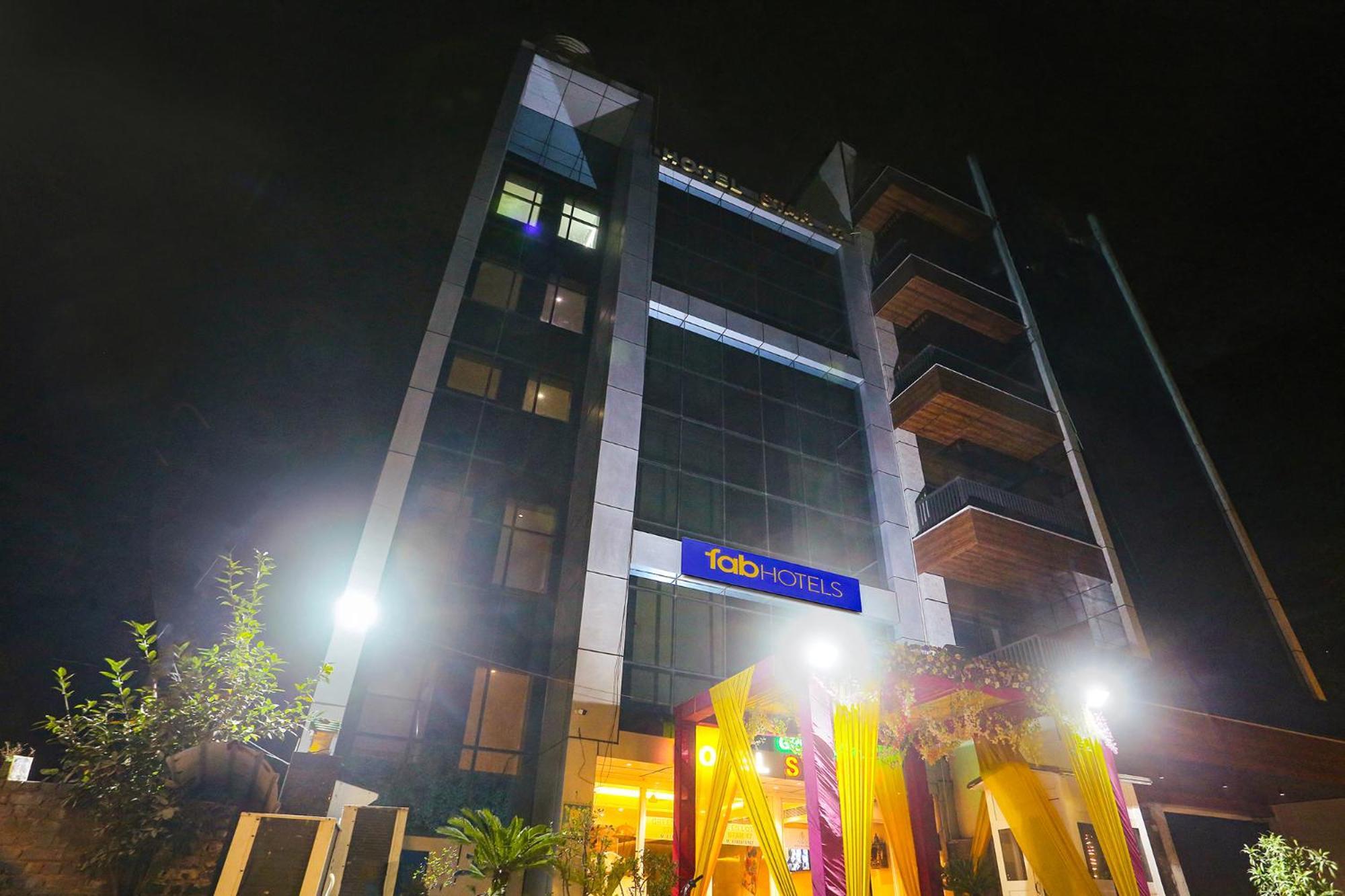 Fabhotel Prime Star 17 - Nr Yashobhoomi Convention Centre Делхи Екстериор снимка
