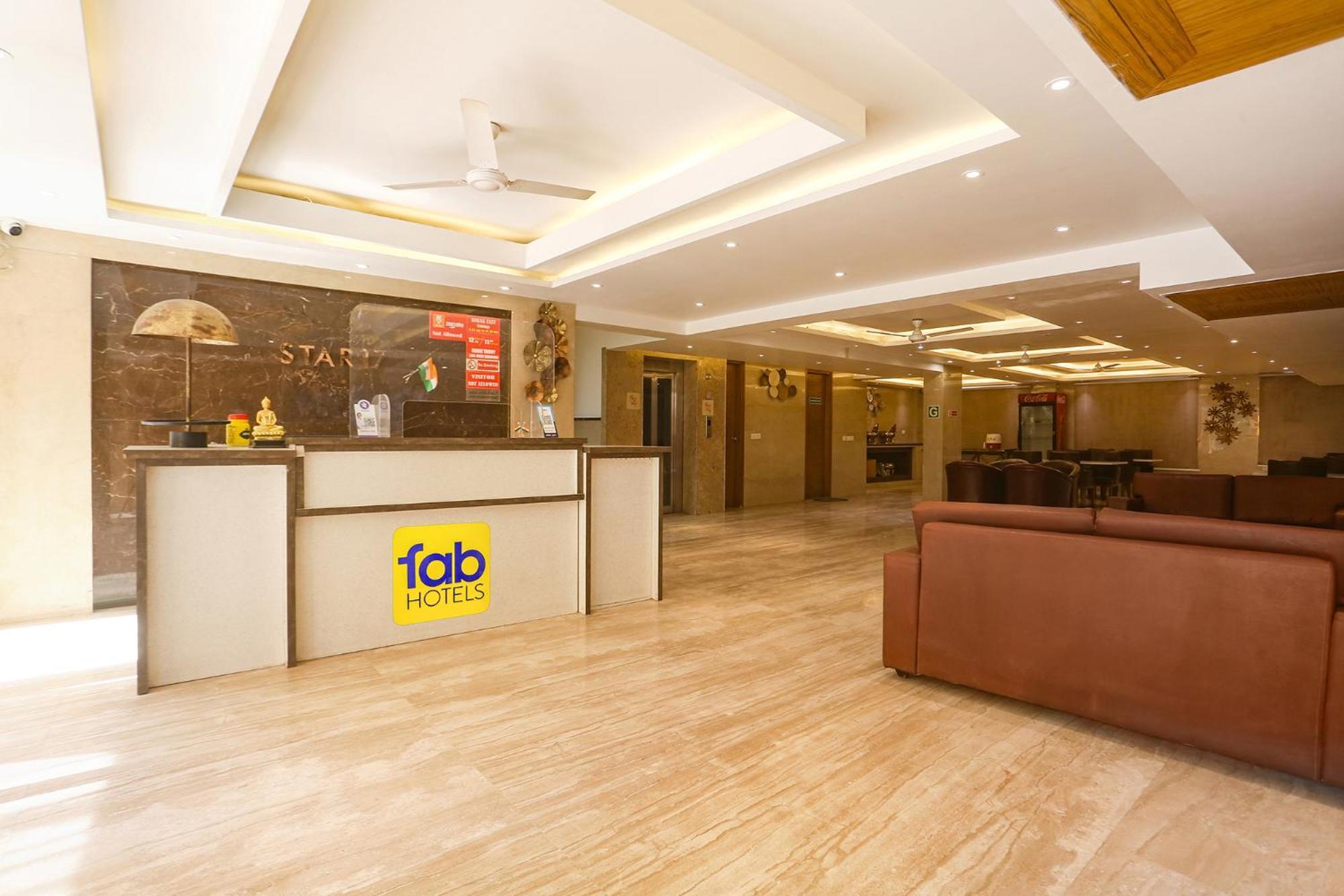 Fabhotel Prime Star 17 - Nr Yashobhoomi Convention Centre Делхи Екстериор снимка