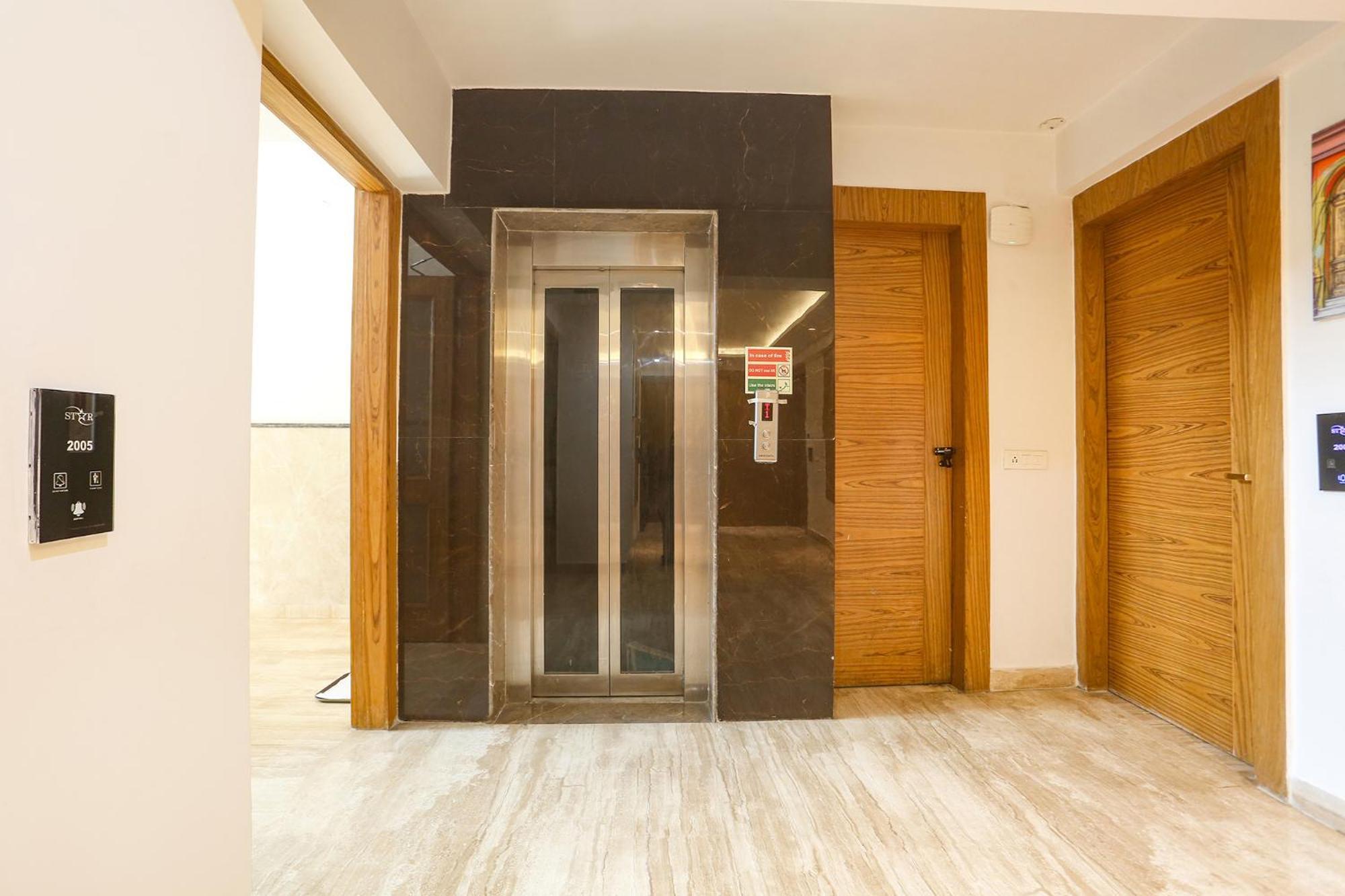 Fabhotel Prime Star 17 - Nr Yashobhoomi Convention Centre Делхи Екстериор снимка