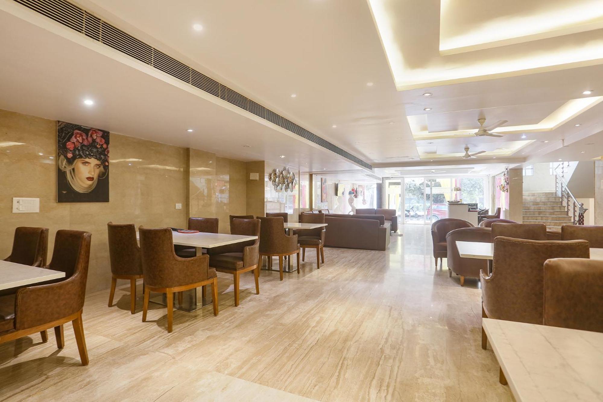 Fabhotel Prime Star 17 - Nr Yashobhoomi Convention Centre Делхи Екстериор снимка
